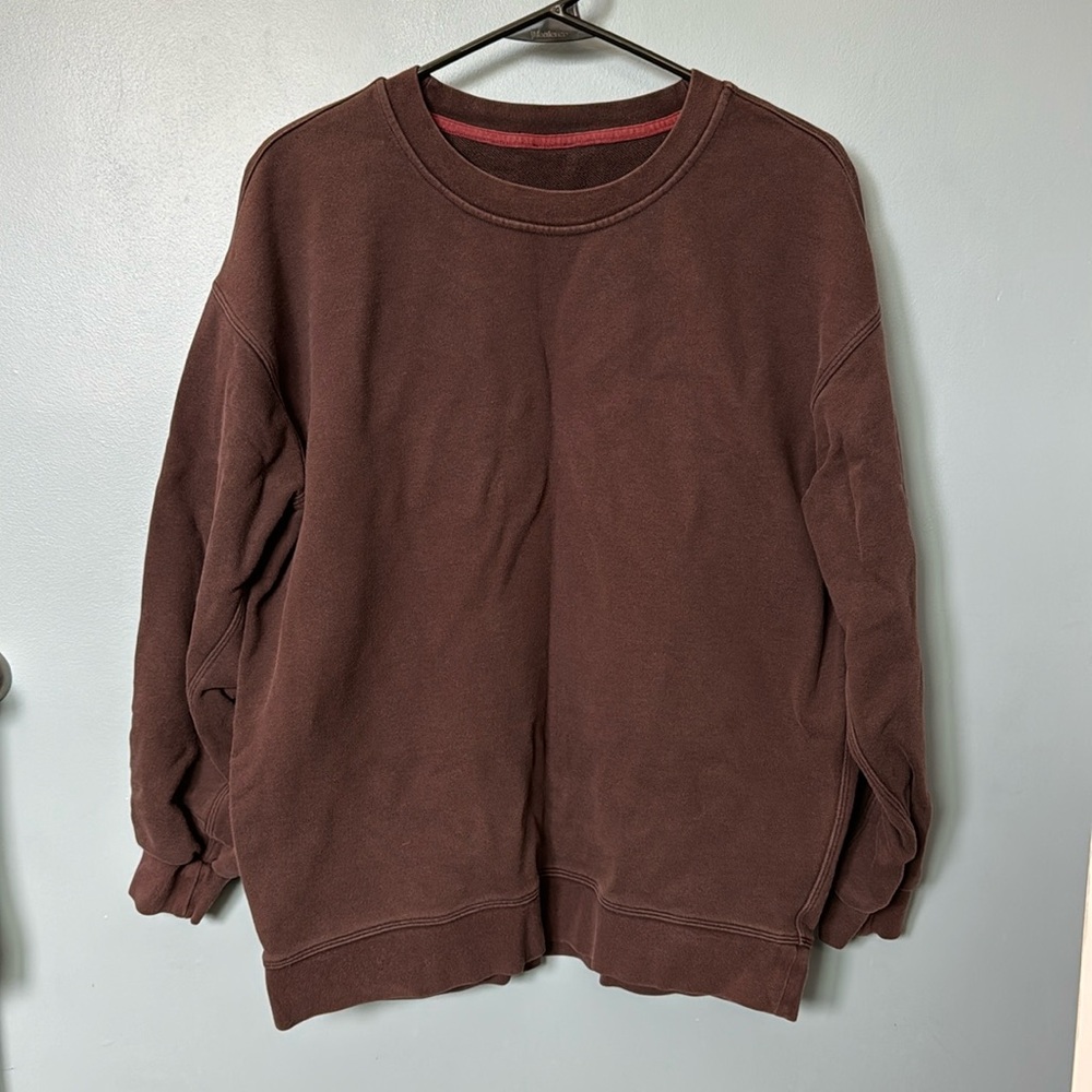 Lululemon women’s sweatshirt